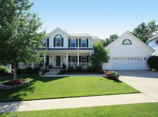 841 Castle Pines Dr, Ballwin, MO 63021