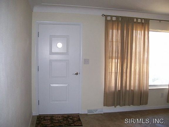 3rd image of 2816 Sunset Dr