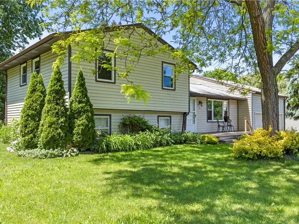 15 Virginia Manor Rd, Rochester, NY 14606
