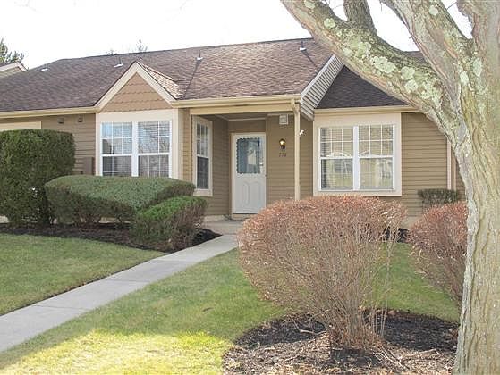 1st image of 776 Thornwood Dr #776