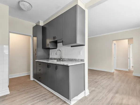 2550 Keele St, Toronto, ON