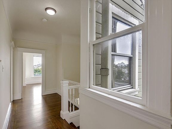 4th image of 1340-1342 12th Ave #1340