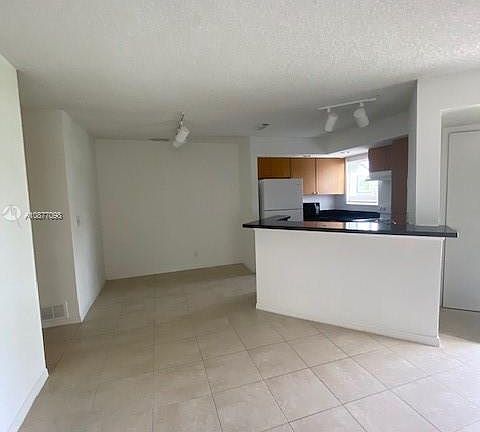 4th image of 3350 Pinewalk Dr N APT 1417