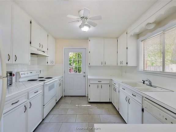 3rd image of 1200 Holleman Dr