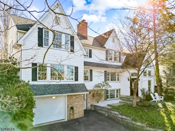 34 Ronald Ct, Ramsey Boro, NJ 07446
