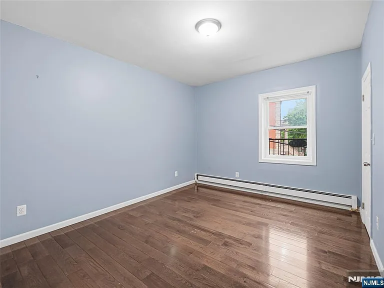 1-2 Hilliard Ave #2 — Photo 11