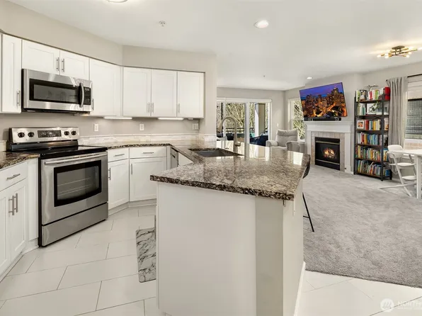 8750 Greenwood Avenue N #S208, Seattle, WA 98103