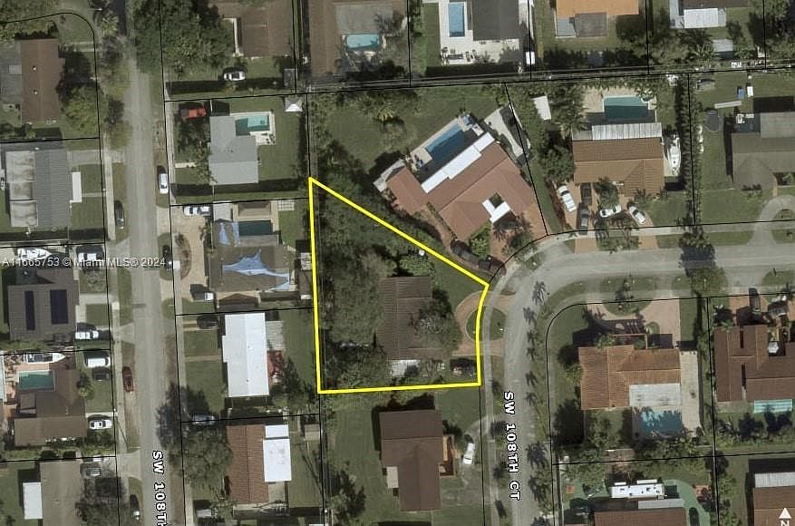 2nd image of 5912 SW 108th Ct