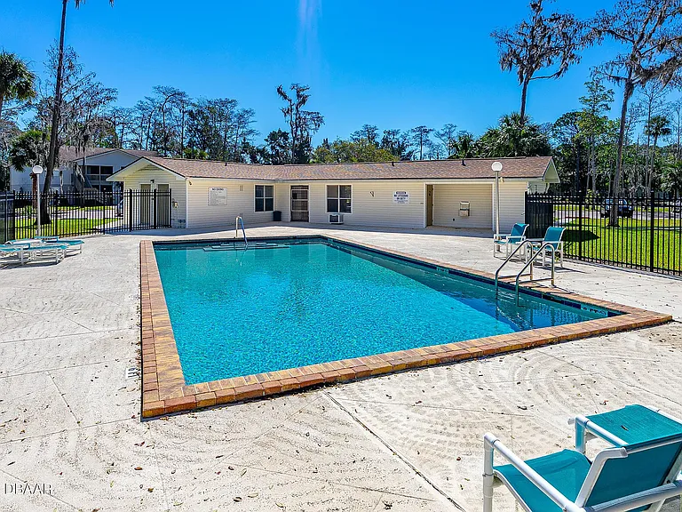 Community pool and gym