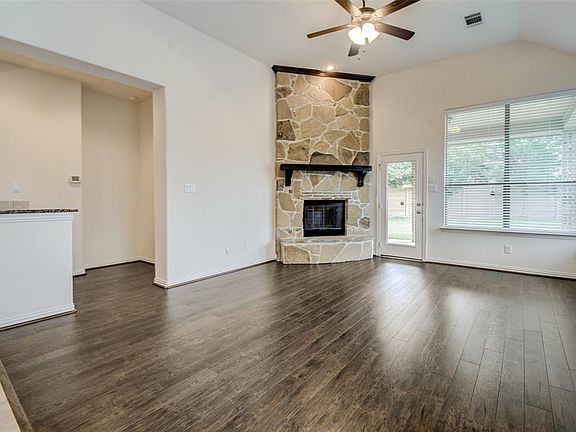 3rd image of 25902 Pear Blossom Ln