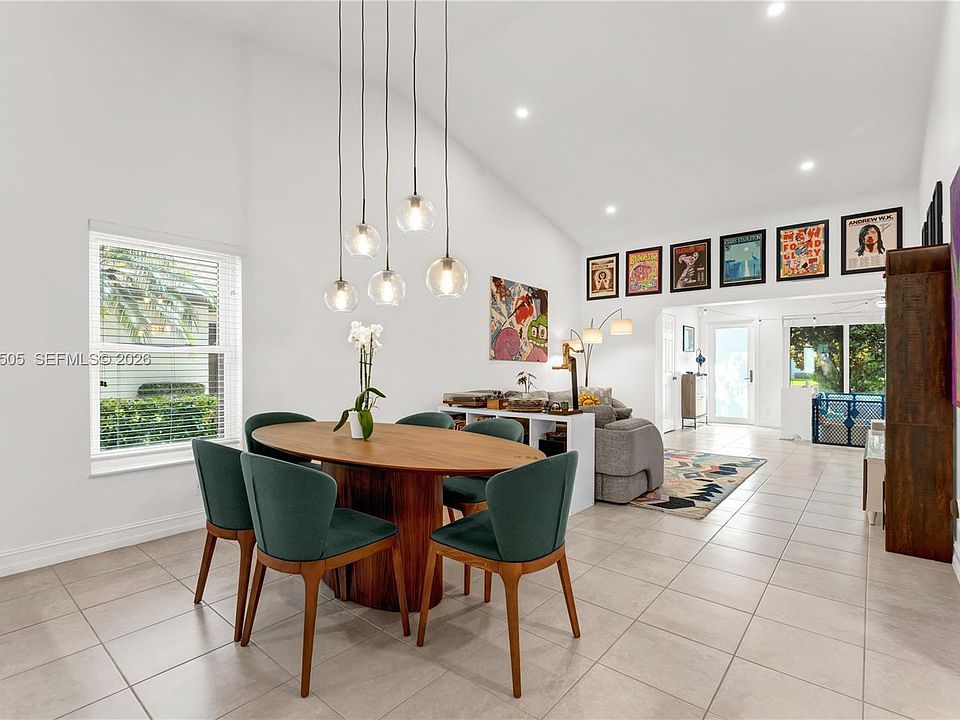 1st image of 3218 Carambola Cir S