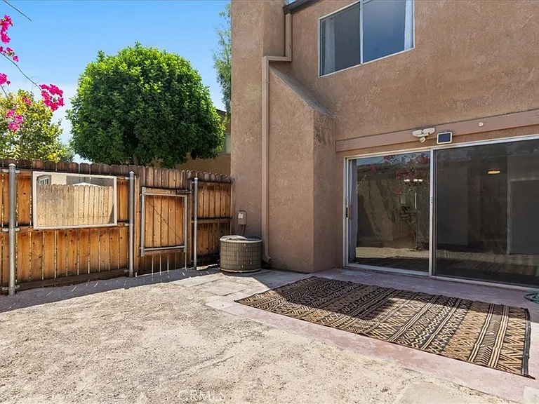162 Tamarisk St — Photo 24