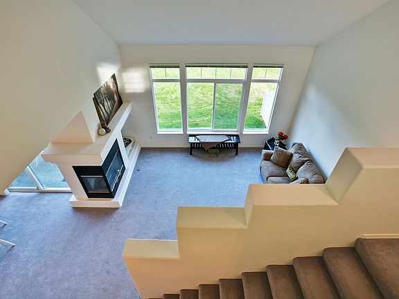 3rd image of 16915 River Rock Dr