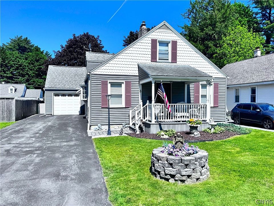 1st image of 8 Hara Cres