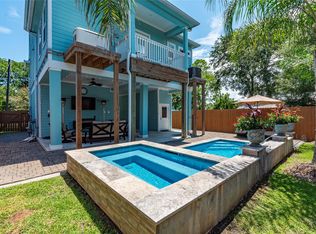 406 Clear Lake Rd, Clear Lake Shores, TX 77565