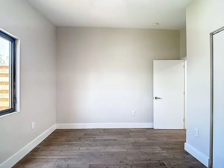 2505 Storter Ave — Photo 32