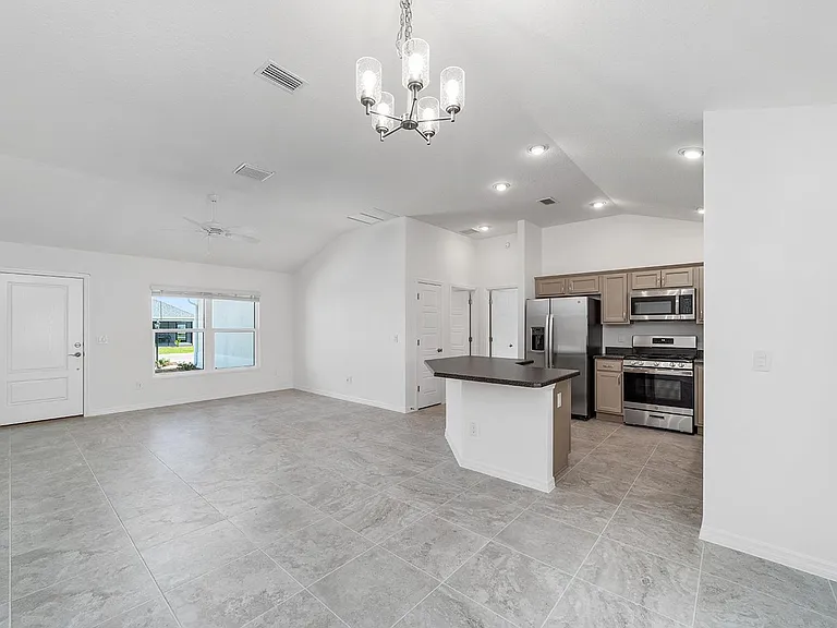 1412 Summerlin St — Photo 22