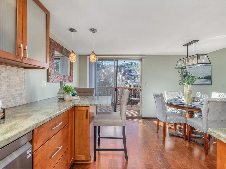 2228 E Roanoke Dr — Photo 18