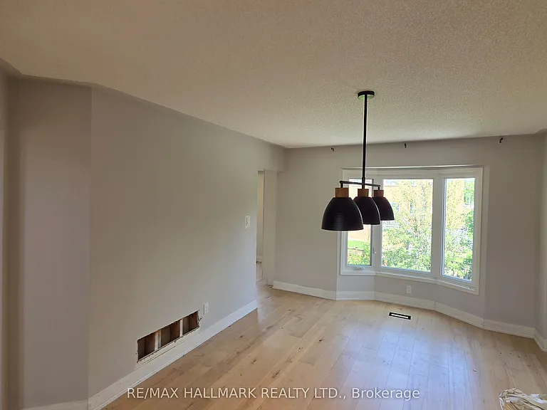 39 Pogson Dr — Photo 13