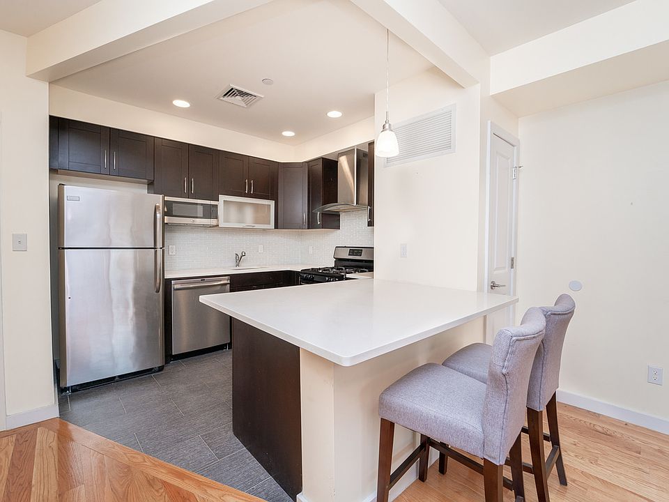 1st image of 25-40 38th St #4CC