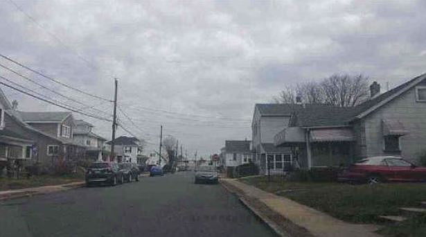 2nd image of 160 Edward St