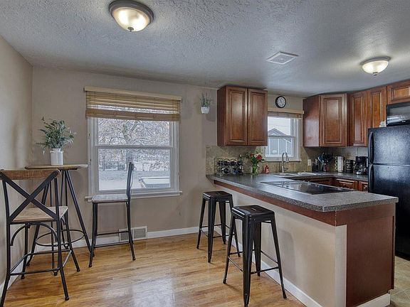 4th image of 2727 W Hoffman Ave