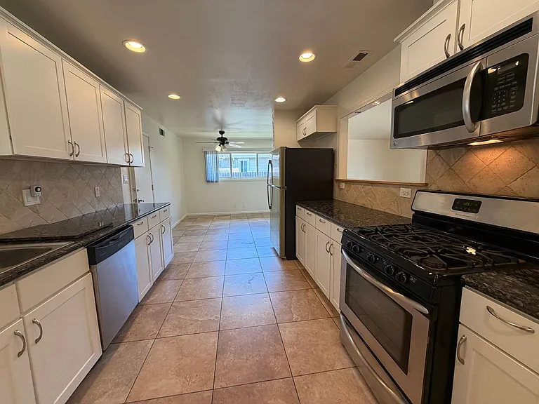 10495 Malaga Way — Photo 29