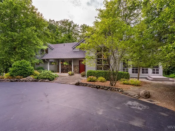 1710 S Creek Rd, Derby, NY 14047