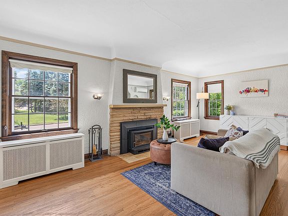 5th image of 2716 E Minnehaha Pkwy