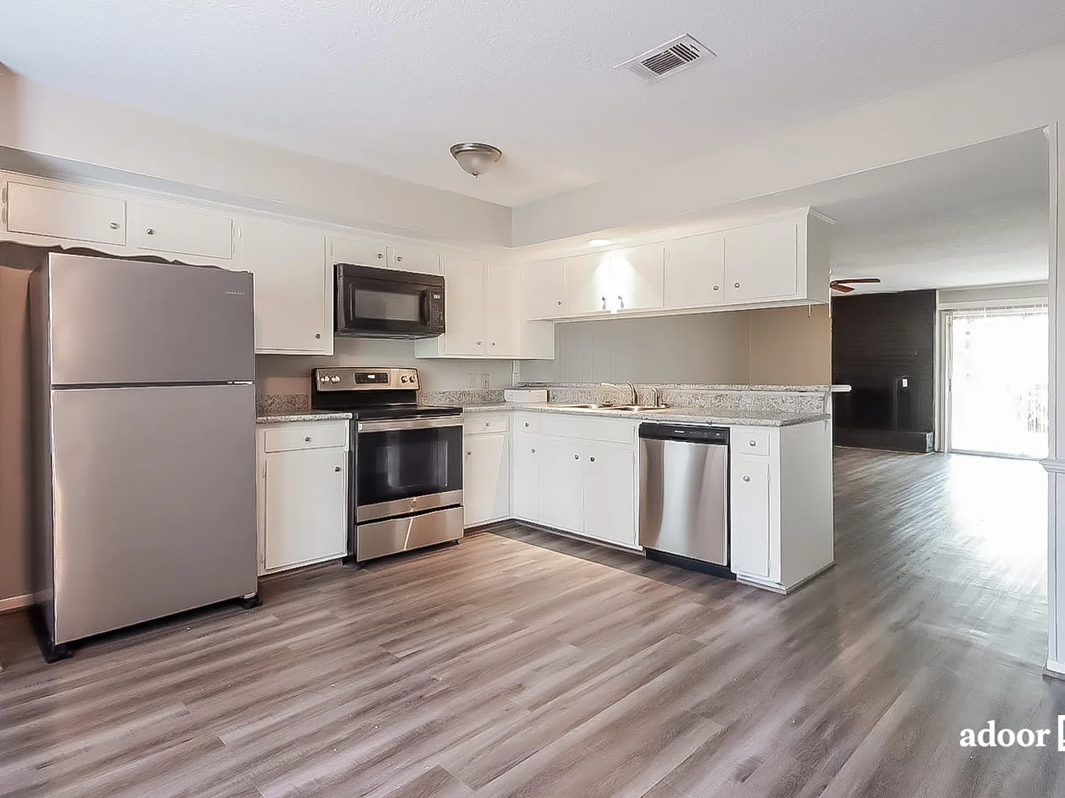 3 bed, 2.0 bath, 1620 sqft, $2,195 — Photo 3