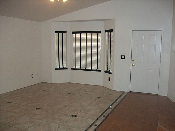 3rd image of 2740 Emerson Ave