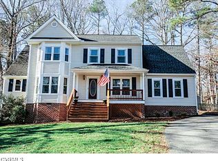 7824 Flag Tail Dr, Midlothian, VA 23112