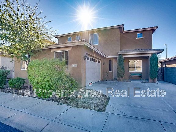 5th image of 2719 E Donner Dr