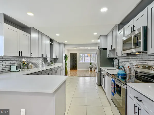 709 Fuselage Ave, Middle River, MD 21220