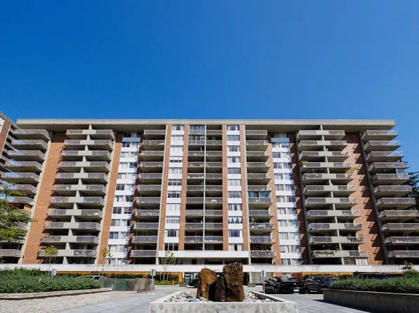 2012 Fullerton Ave #1103, North Vancouver, BC V7P 3E3