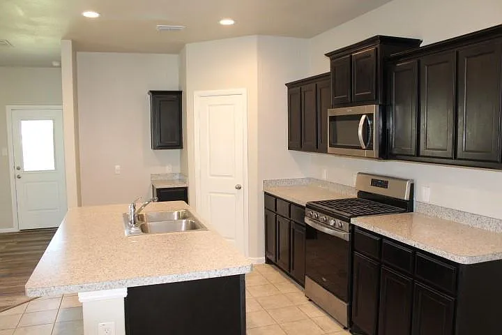 16628 Milwaukee St — Photo 11