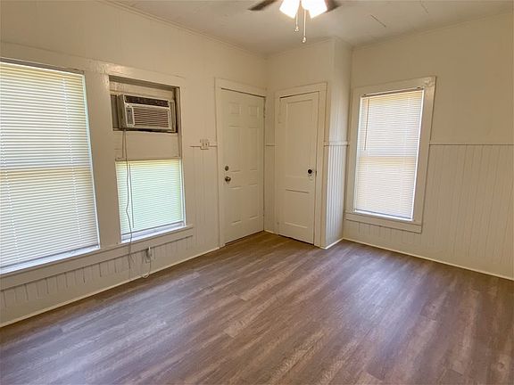 3rd image of 2113 Stanton St #1