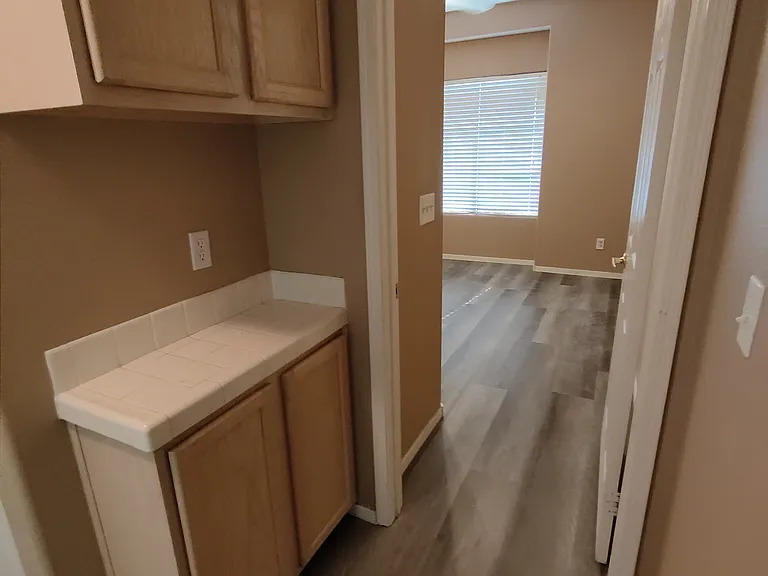 1610 Davilla St — Photo 15