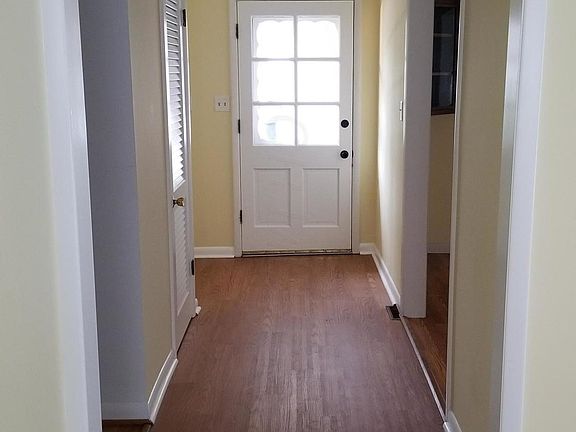 2nd image of 987 Lornaberry Ln