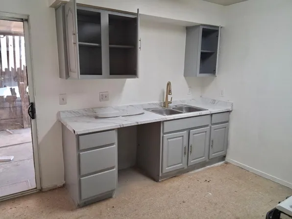 605 N 5th Ave APT B, Avenal, CA 93204