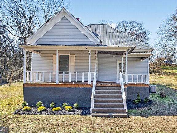 2nd image of 246 Spring St