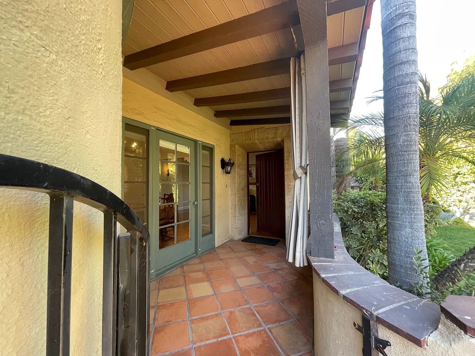 1401 N Hill Ave — Photo 2