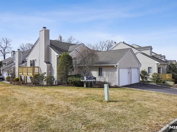 1 Cadmus Ct #3, West Orange, NJ 07052