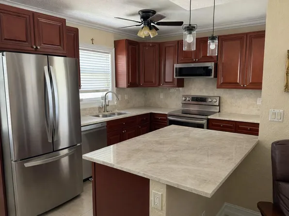 1221 SE 3rd St #4, Deerfield Beach, FL 33441