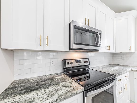4th image of 330 Jeanette St #B