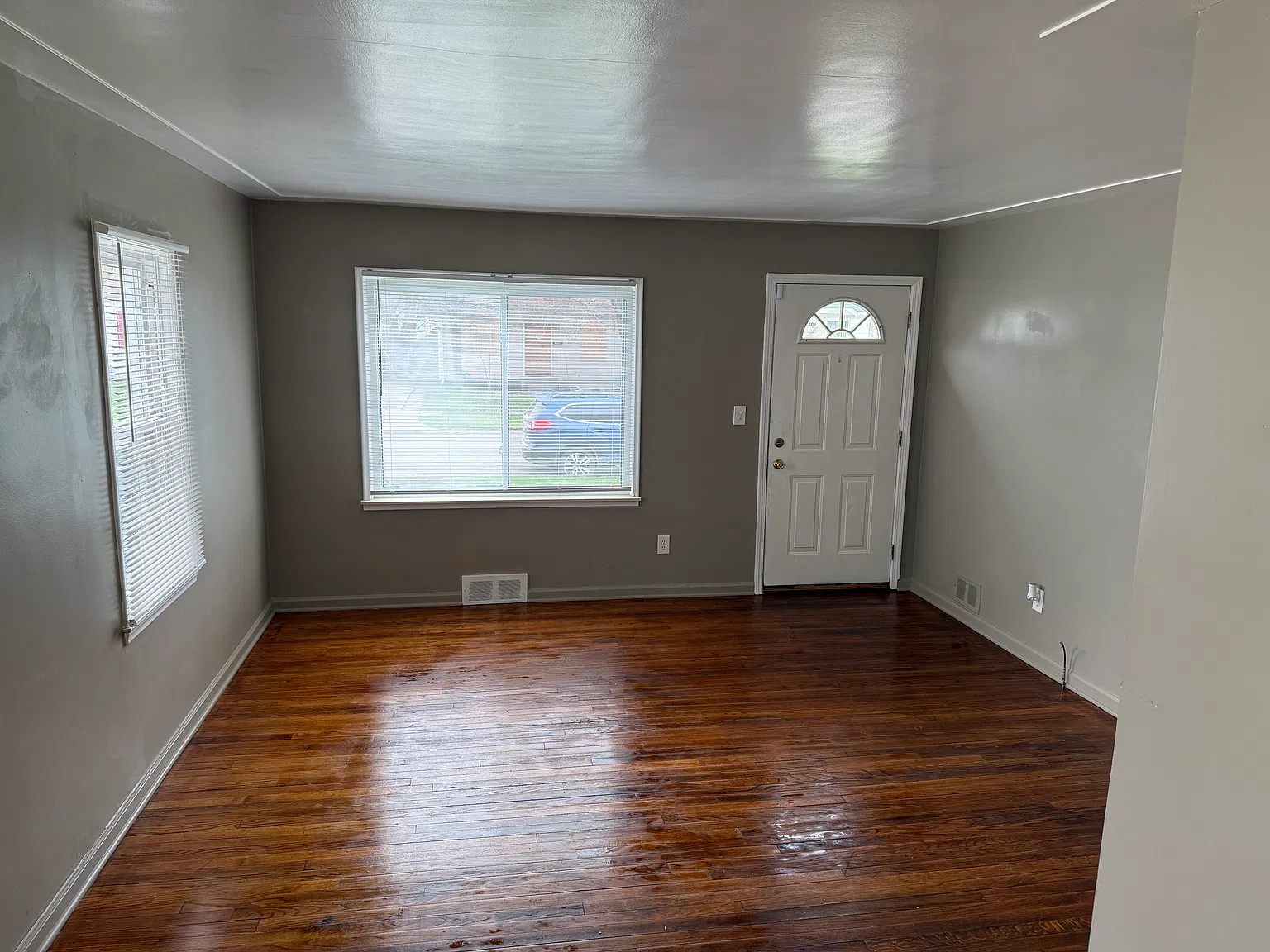2 bed, 756 sqft, $850 — Photo 2