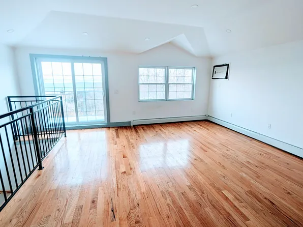 (undisclosed Address), Arverne, NY 11692