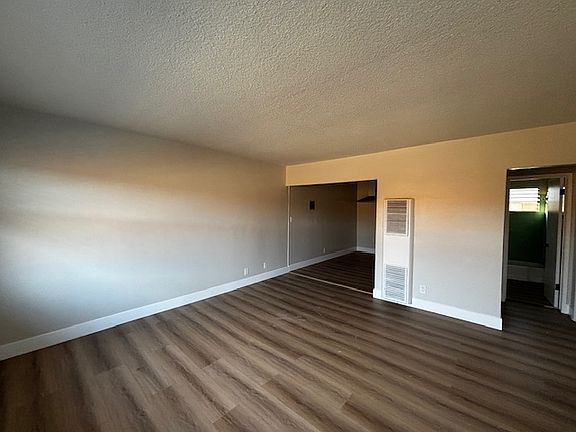 2nd image of 6332 Crenshaw Blvd #7