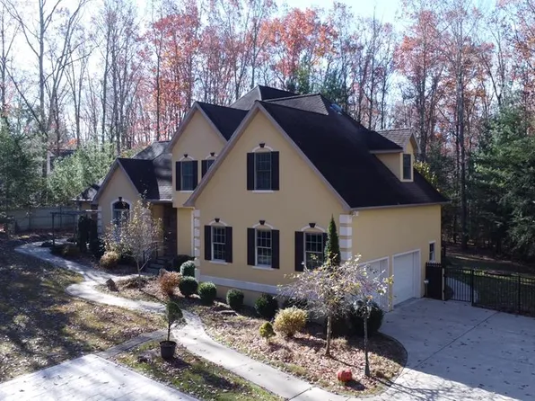 105 Greenbrier Rd, Daniels, WV 25832