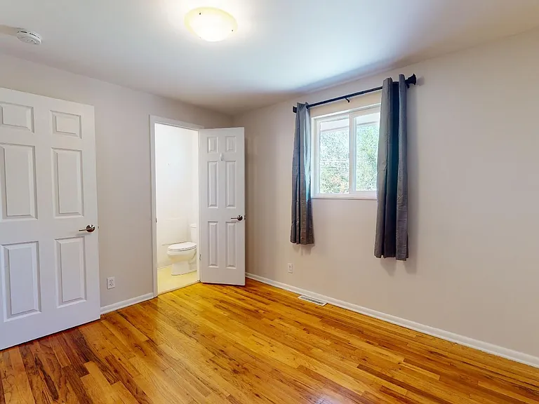3295 Euclid Ave — Photo 9